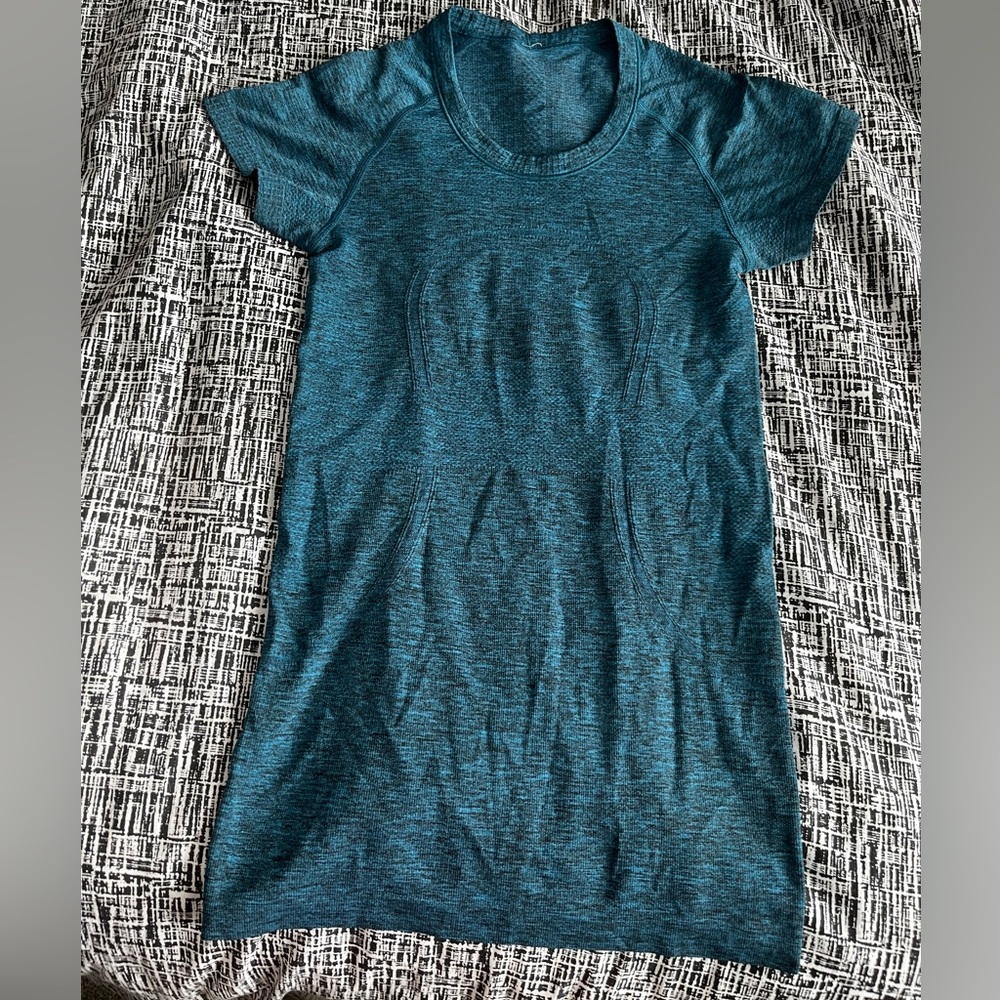 **SOLD**Lululemon swiftly tech short sleeve